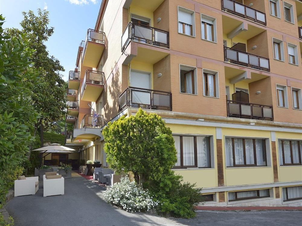 Hotel Attico Chianciano Terme Esterno foto