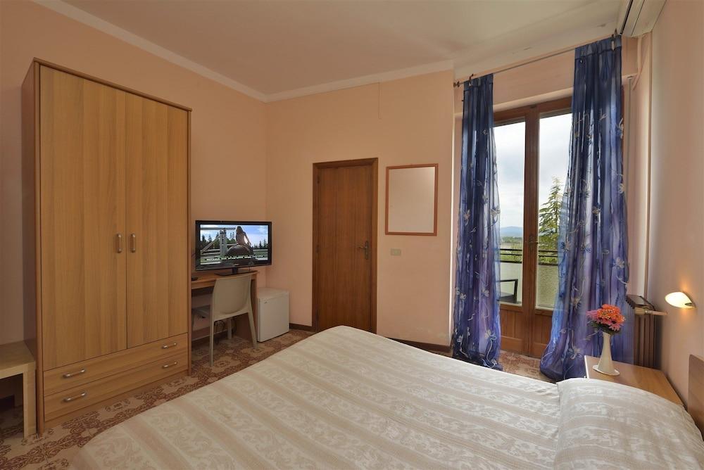 Hotel Attico Chianciano Terme Esterno foto