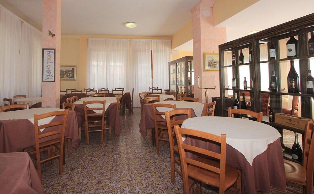 Hotel Attico Chianciano Terme Esterno foto