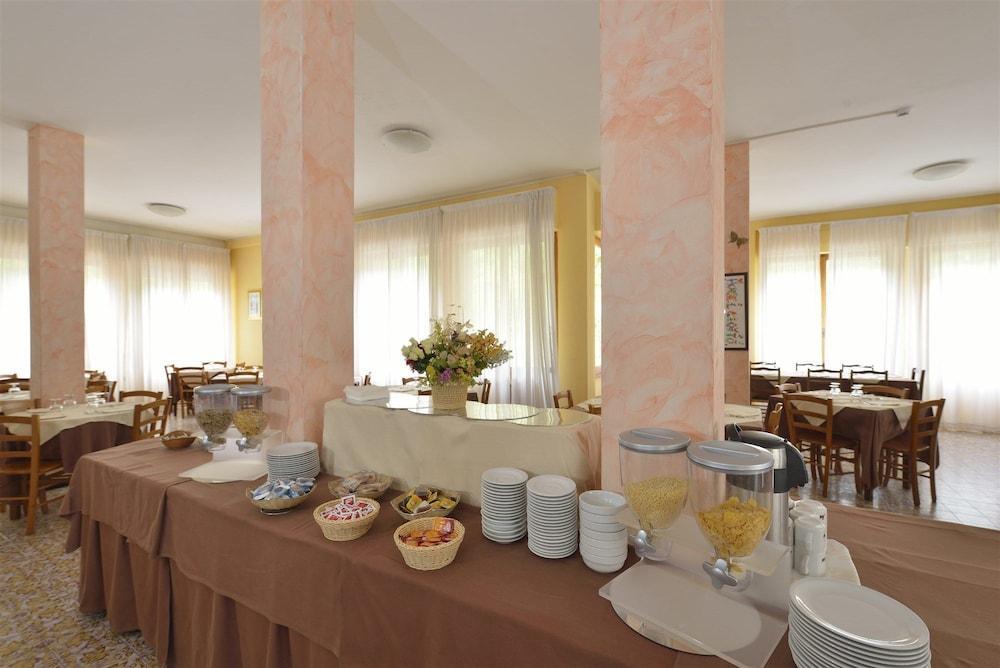 Hotel Attico Chianciano Terme Esterno foto