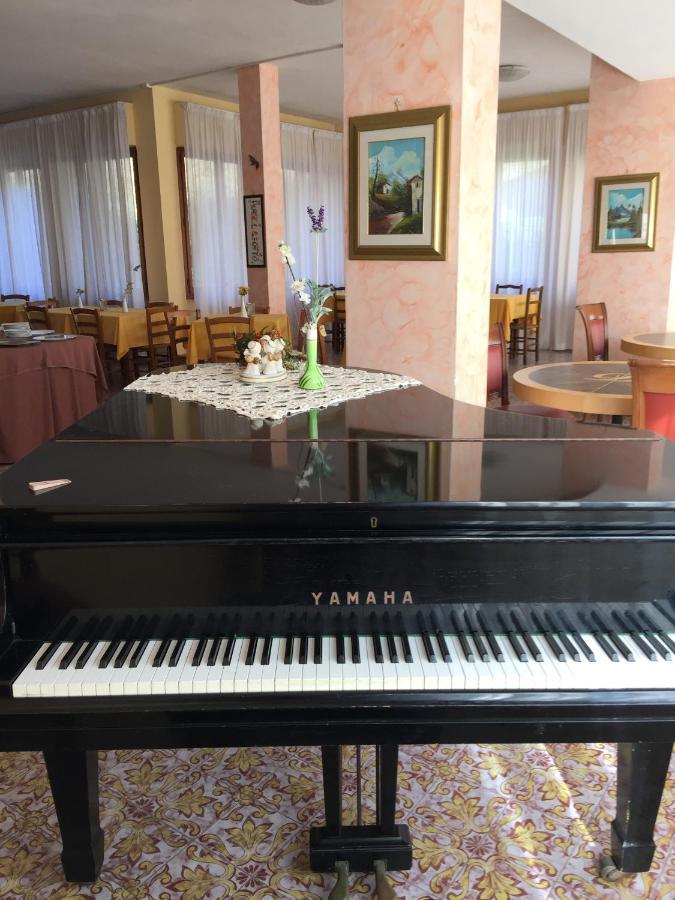 Hotel Attico Chianciano Terme Esterno foto