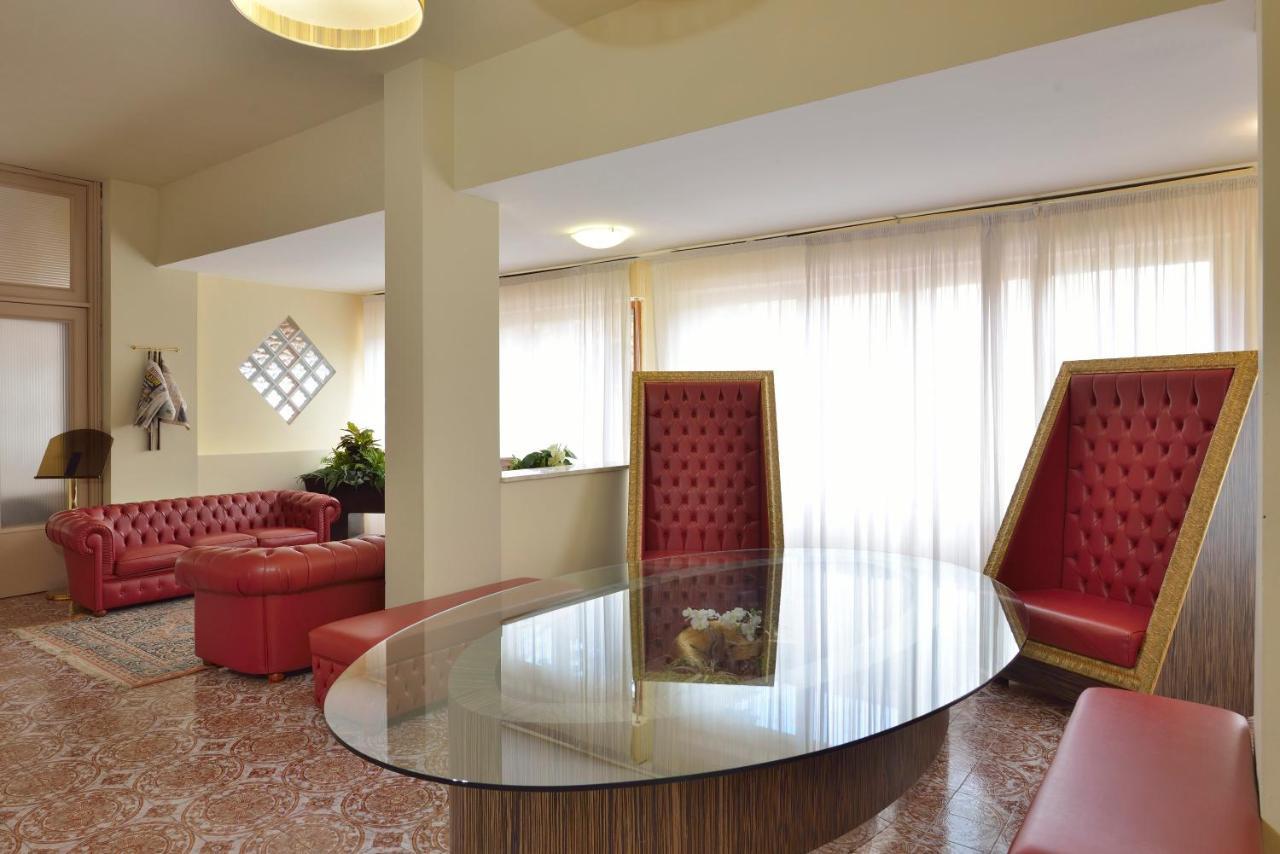 Hotel Attico Chianciano Terme Esterno foto