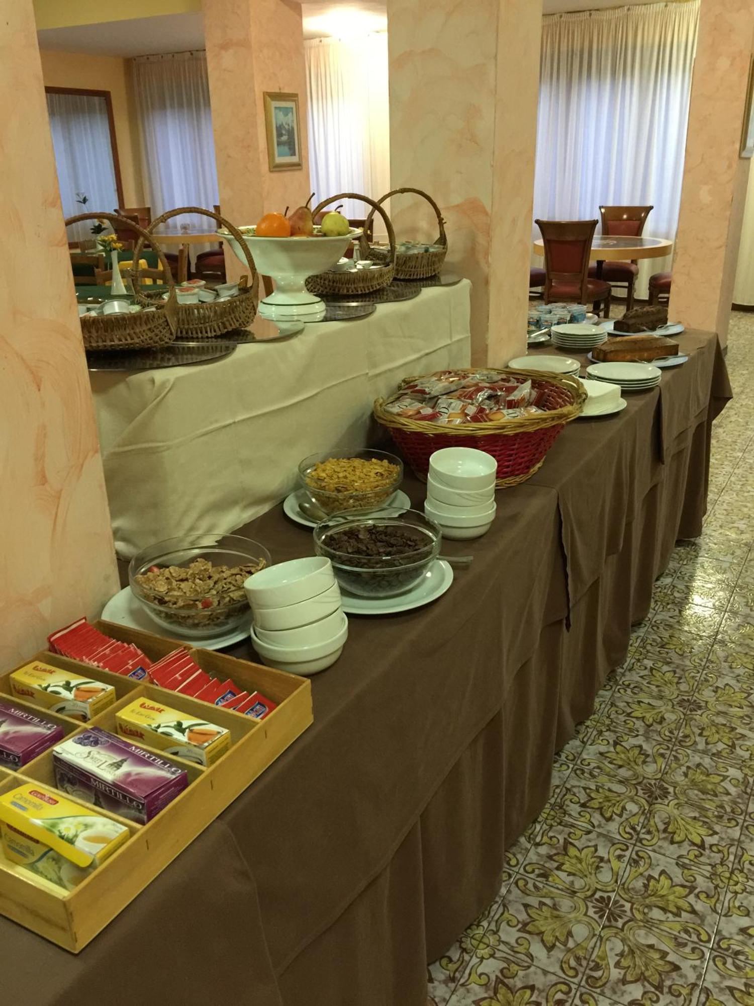 Hotel Attico Chianciano Terme Esterno foto